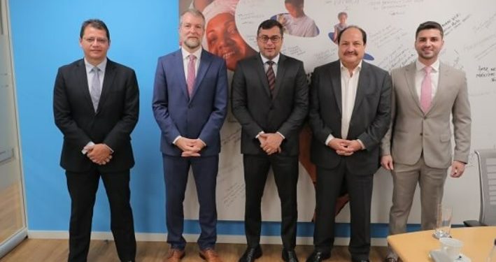 Wilson Lima pede apoio ao BID para retirar famílias em áreas de risco em Manaus