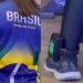 Vídeo: mulher enfeita tornozeleira com bandeira do Brasil ao ser libertada por Moraes: ‘sinais do Xandão’