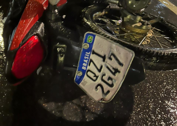 Trabalhador bate em caminhão de energia e morre; cenas sensível