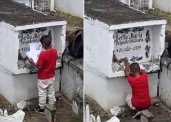 Vídeo: Menino visita túmulo da mãe para mostrar suas notas da escola