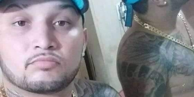 Quatro encurralam Vitinho Paixão em frente a igreja e o executam