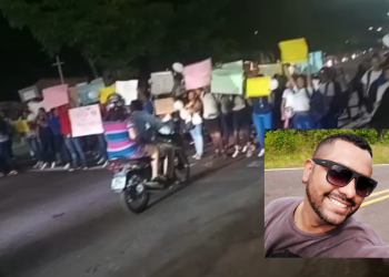 Alunos e professores protestam e pedem Justiça por Eraldo Libório