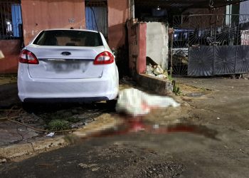 Cenas fortes: Bandidos dilaceram braço de alvo na bala na zona Sul