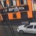 Vídeo mostra atiradores invadindo bar para executar jovem no Centro