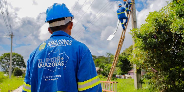 Moradia digna e obras na saúde na capital, iluminação de LED e saneamento no interior marcam 100 dias de Governo da UGPE