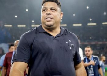 Vídeo: Ronaldo se irrita ao ser pego com homem no porta-malas: ‘o mundo está acabando’