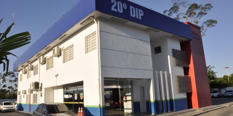Mulher é presa em Manaus 20 anos após matar o marido com ajuda do amante