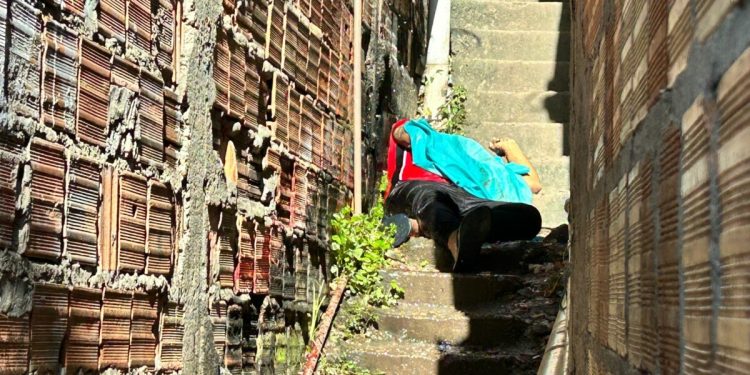 Morto em beco da zona Sul de Manaus é identificado: ‘partiu, inferno’