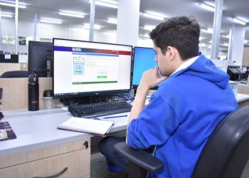 Programa Bolsa Idiomas, da Prefeitura de Manaus, vai beneficiar crianças a partir de 10 anos