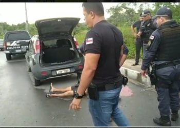 Borracheiro é metralhado em Manaus ao tentar trocar o pneu do carro na rua