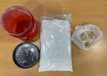 PC do AM vai à residência prender suspeito de homicídio e encontra o irmão dele com cocaína em casa