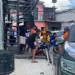 Suspeito de tentar roubar moto na Zona Sul de Manaus é punido: ‘Tão amassando ele’; vídeo