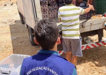 Visa Manaus recolhe 5 toneladas de carne, presunto e manteiga suspeitos na Redenção