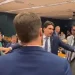Vídeo: Eduardo Bolsonaro parte para cima de petista: “te enfio a mão na cara’