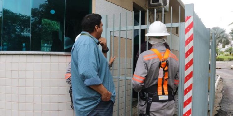Amazonas Energia entra na Justiça contra condomínios por dívida de R$ 62 milhões de 24.780 mil unidades
