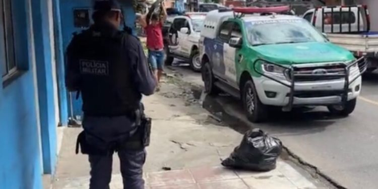 Homem morre apedrejado em via pública na zona Norte de Manaus
