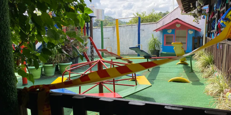 Um dia após tragédia em creche, professora que salvou alunos sofre infarto