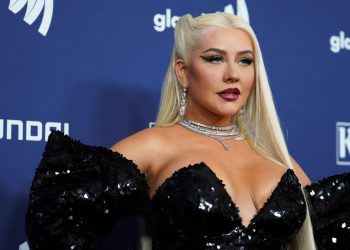 Diva do pop Christina Aguilera dá entrevista quente e diz que gosta de beber ‘leitinho’: ‘Tem muita proteína’