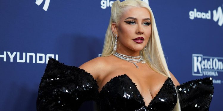 Diva do pop Christina Aguilera dá entrevista quente e diz que gosta de beber ‘leitinho’: ‘Tem muita proteína’