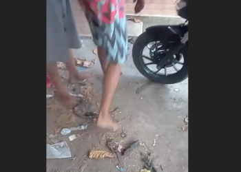 Trio é espancado com marreta durante o ‘Tribunal do Crime’: ‘Não chora, não!’; vídeo