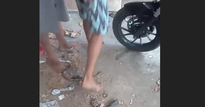 Trio é espancado com marreta durante o ‘Tribunal do Crime’: ‘Não chora, não!’; vídeo