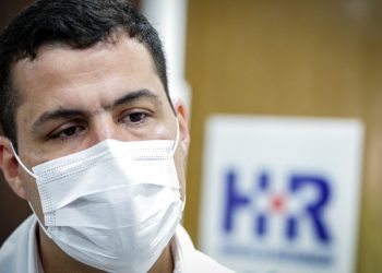 Crianças feridas em incêndio no abrigo estão com os pulmões queimados, afirma médico