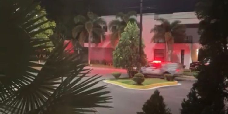 Bandidos invadem condomínio de luxo na Chapada, trocam tiros com vigilantes e fazem família refém