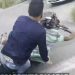 Vídeo: suspeitos caem de moto roubada em Manaus antes de começar arrastão nas ruas