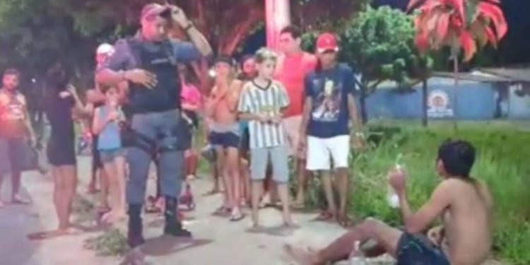 Suspeito de roubos no Alvorada, ladrão foge de linchamento pulando em igarapé