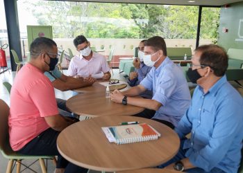 Greve dos ônibus é suspensa após prefeito entrar em acordo com Sindicato