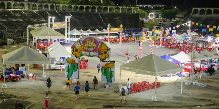 Prefeitura de Manaus realiza 1ª Feira Folclórica no Centro Cultural Povos da Amazônia