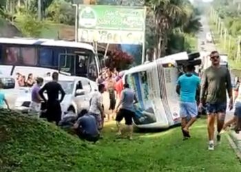 Vídeo: feridos na BR-174 estavam em micro-ônibus a caminho da Cachoeira dos Pássaros
