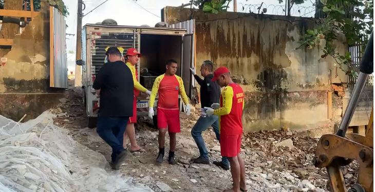 Jovem tenta atravessar lago nadando e morre afogado