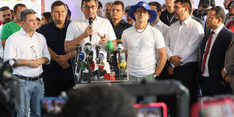 Wilson Lima e David Almeida vistoriam obras do complexo viário na avenida das Torres