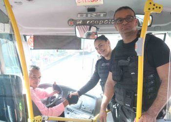 Polícia deflagra operação em terminais do ônibus e comércios em Manaus