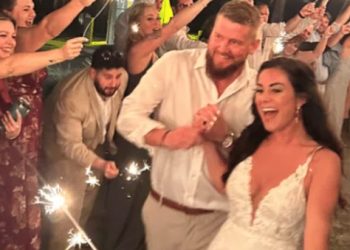 Mulher morre atropelada vestida de noiva logo após se casar