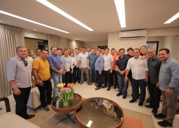 Wilson Lima reúne 35 prefeitos do interior e grupo reforça alinhamento político junto ao governador do Amazonas