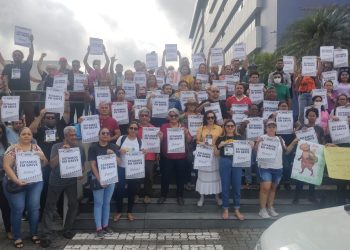 Estado diz que retomará negociação quando professores encerrarem greve