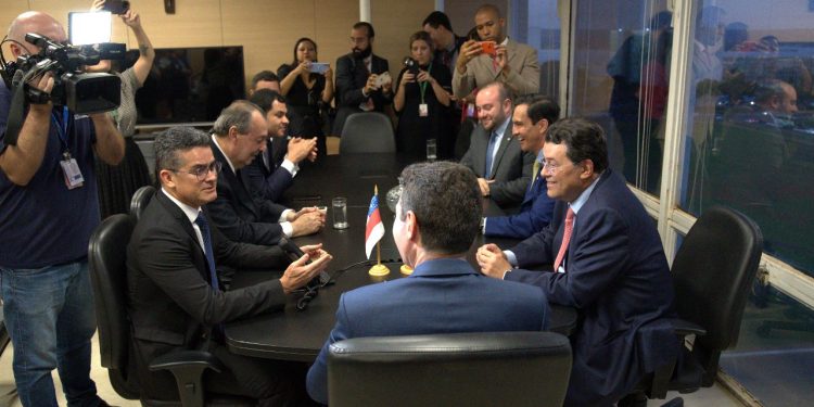 Prefeito retorna de Brasília com garantia de R$ 600 milhões em investimentos e apoio federal para atender famílias carentes