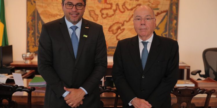 Wilson se reúne com ministro das Relações Exteriores e diz que AM está à disposição para receber eventos pré-COP 30