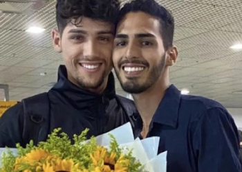 Pela 1ª vez após 1 ano de namoro, tutor da capivara Filó se encontra com o namorado: ‘Te amo’