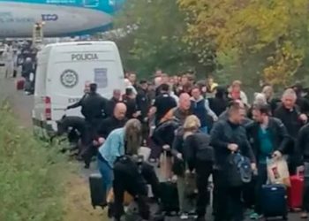 ameaca-de-bomba-em-aviao-suspende-voo-na-argentina