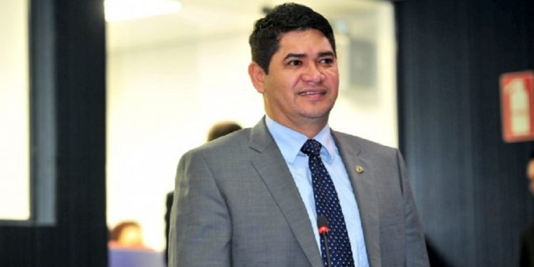 MP-AM investiga condições de trabalho de dentistas em secretaria de Parintins