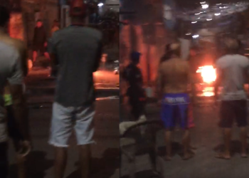 Idosa fica ferida após botija de gás explodir em casa na Zona Oeste de Manaus; vídeo