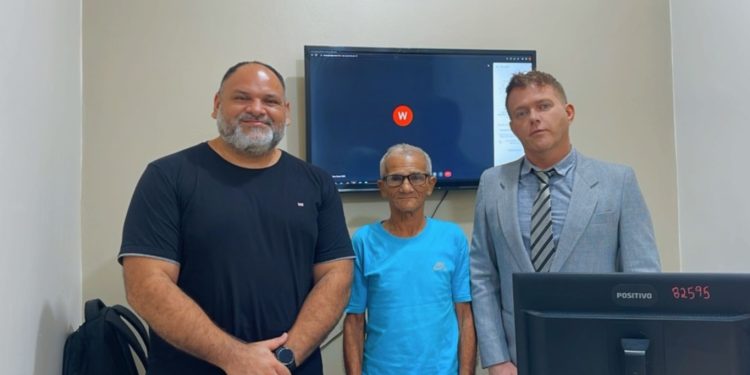 Pistoleiros tentam emboscada, mas são surpreendidos por alvo; um deles morreu
