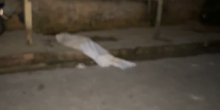 Vídeo: Homem é abordado na comunidade Cidade Alta e morre com tiros na nuca