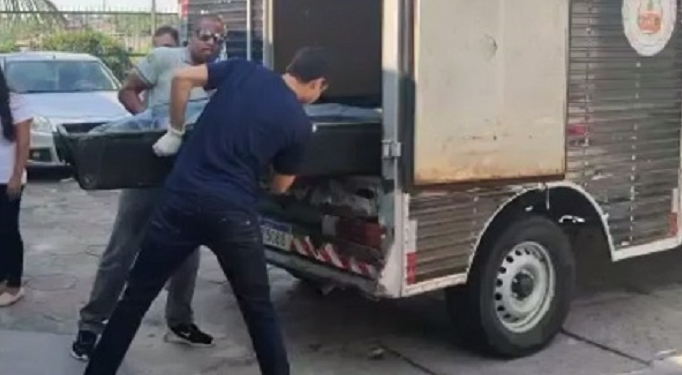 Cena forte: Dupla é presa após matar com gargalo de garrafa suspeito de roubo em Manaus