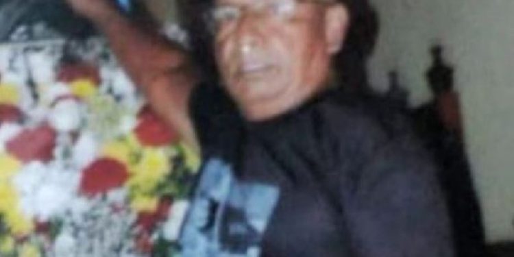 Em Itacoatiara, forte odor chama atenção e vizinhos encontram idoso de 70 anos morto