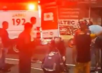 Vídeo: Ford Ka e moto batem de frente na Zona Norte de Manaus