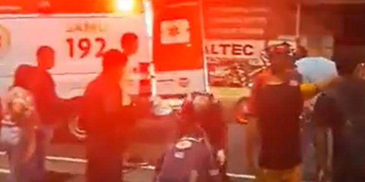 Vídeo: Ford Ka e moto batem de frente na Zona Norte de Manaus